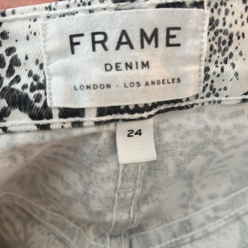 Frame Ali High Rise Cigarette Python Print Jeans - Picture 4 of 5